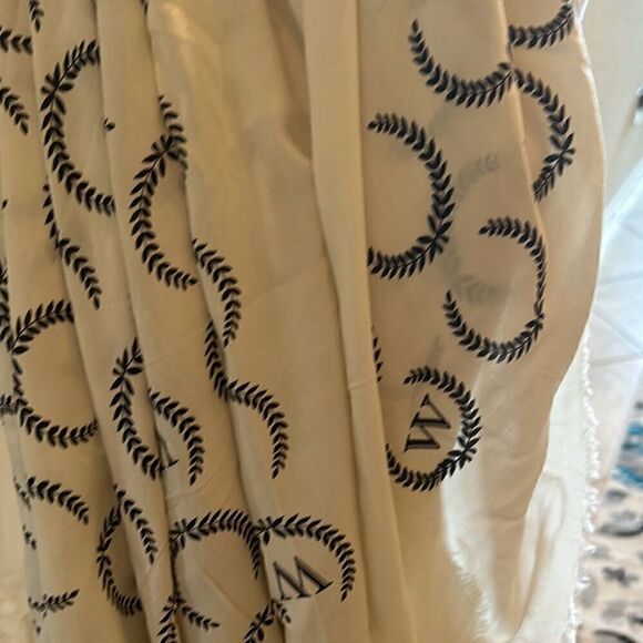 Wildfox Women's Signature Ivory Cream Wrap Scarf Creasant Logo Fringe Hem New - Picture 2 of 7